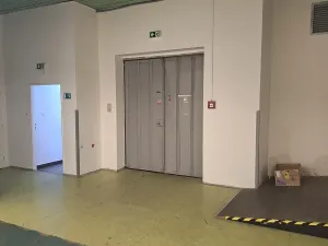 Pronájem skladu, Brno, Jana Babáka, 107 m2