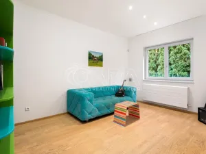 Prodej rodinného domu, Praha - Kolovraty, V louce, 495 m2