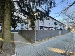 Prodej bytu 2+kk, Milovice, Armádní, 48 m2
