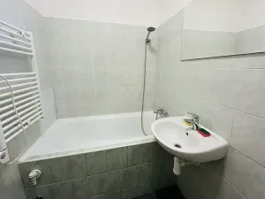 Pronájem bytu 2+kk, Praha - Vysočany, Pod pekárnami, 45 m2