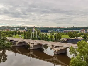 Pronájem bytu 2+kk, Praha - Holešovice, Sanderova, 58 m2