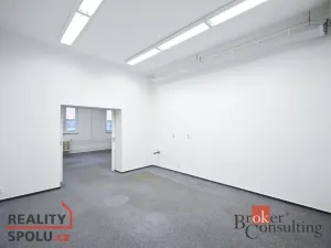 Pronájem kanceláře, Pardubice - Zelené Předměstí, V Ráji, 740 m2