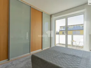 Prodej bytu 2+kk, Jesenice, Sluneční, 63 m2