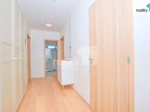 Pronájem bytu 2+kk, Liberec - Liberec III-Jeřáb, Kladenská, 57 m2