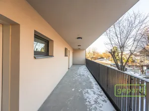 Pronájem bytu 1+kk, Praha, Danielova, 34 m2