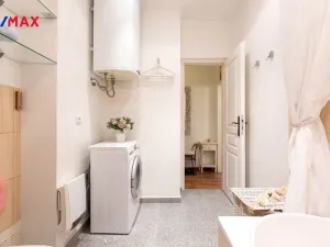 Pronájem bytu 2+kk, Karlovy Vary, K. Čapka, 48 m2