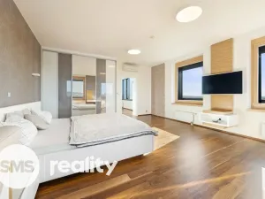 Pronájem atypického bytu, Brno - Štýřice, Pražákova, 332 m2