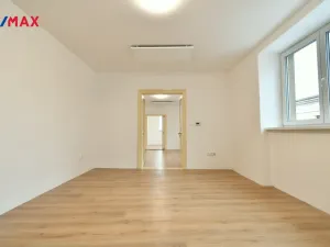 Pronájem bytu 3+1, Nová Paka, Masarykovo náměstí, 93 m2