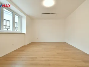 Pronájem bytu 3+1, Nová Paka, Masarykovo náměstí, 93 m2