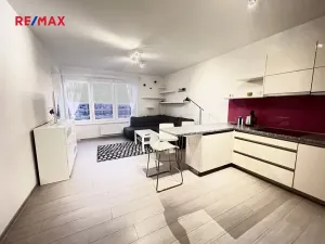 Pronájem bytu 2+kk, Pardubice, Jana Hrubého, 62 m2