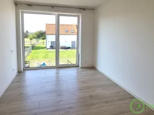 Pronájem bytu 2+kk, Opatovice nad Labem, Žákova, 76 m2