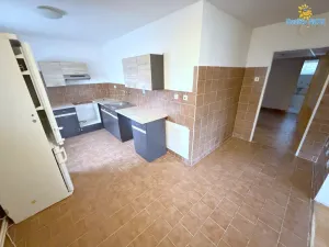 Prodej rodinného domu, Zlatníky-Hodkovice - Hodkovice, Slunečná, 300 m2