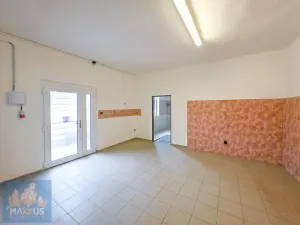 Pronájem výrobních prostor, Hostomice, Tyršovo náměstí, 220 m2
