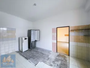 Pronájem výrobních prostor, Hostomice, Tyršovo náměstí, 220 m2