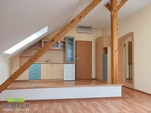 Pronájem kanceláře, Uherské Hradiště, Mariánské náměstí, 35 m2