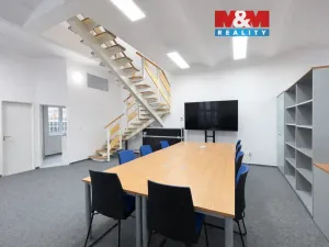 Pronájem kanceláře, Praha - Karlín, Sokolovská, 174 m2