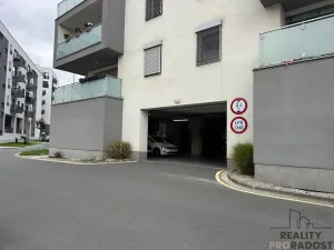 Pronájem garážového stání, Olomouc, Edmunda Husserla, 15 m2