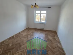 Pronájem bytu 2+1, Roztoky, Tyršovo nám., 65 m2