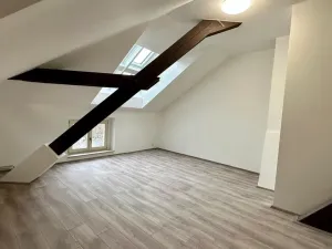 Pronájem bytu 3+kk, Cheb, náměstí Krále Jiřího z Poděbrad, 70 m2