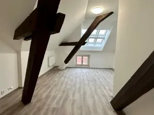 Pronájem bytu 3+kk, Cheb, náměstí Krále Jiřího z Poděbrad, 70 m2