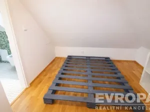 Pronájem bytu 2+kk, Praha - Suchdol, Budyňská, 50 m2