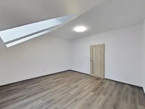 Pronájem bytu 3+1, Štoky, 97 m2