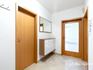 Pronájem bytu 2+kk, Praha - Prosek, Libočanská, 57 m2