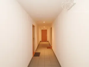 Pronájem bytu 2+kk, Praha, Kurta Konráda, 46 m2