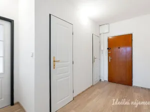 Pronájem bytu 2+kk, Praha - Kobylisy, Kubíkova, 50 m2