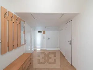 Pronájem bytu 2+1, Praha - Libeň, Sokolovská, 57 m2