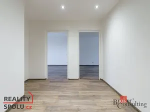 Pronájem bytu 2+1, Karlovy Vary - Drahovice, Maďarská, 61 m2