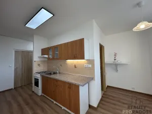 Pronájem bytu 2+1, Hodonín, nám. Osvobození, 55 m2
