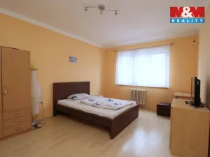 Prodej bytu 2+1, Ostrov, S. K. Neumanna, 64 m2