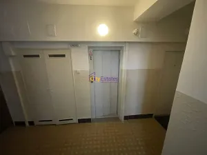 Pronájem bytu 1+kk, Praha - Vršovice, Karpatská, 28 m2