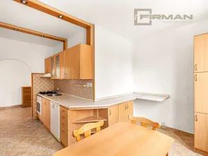 Prodej bytu 2+1, Karlovy Vary - Rybáře, Plešivecká, 61 m2