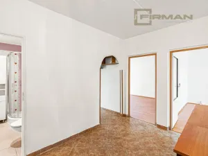 Prodej bytu 2+1, Karlovy Vary - Rybáře, Plešivecká, 61 m2