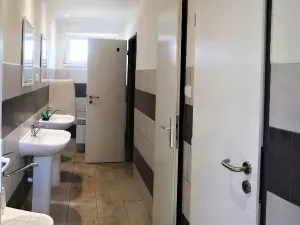 Pronájem skladu, Králův Dvůr, Tovární, 90 m2