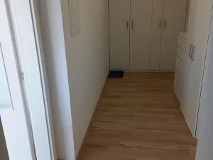 Pronájem bytu 1+kk, Praha - Hloubětín, Za černým mostem, 36 m2