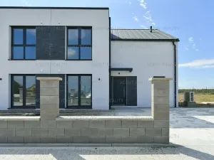 Prodej rodinného domu, Slaný, 312 m2