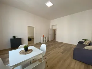 Prodej bytu 2+1, Karlovy Vary, Koptova, 74 m2