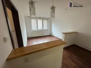 Pronájem bytu 2+kk, Tábor, nám. Přátelství, 40 m2