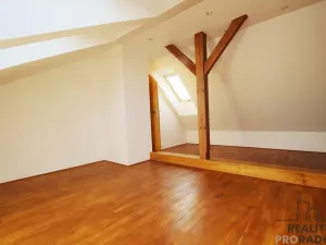 Pronájem bytu 3+kk, Praha - Vršovice, 28. pluku, 75 m2