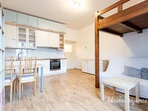 Pronájem bytu 1+kk, Praha - Strašnice, Černokostelecká, 32 m2