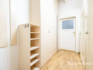 Pronájem bytu 1+kk, Praha - Strašnice, Černokostelecká, 32 m2