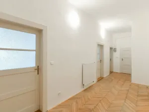 Pronájem bytu 3+1, Praha - Smíchov, Štefánikova, 120 m2