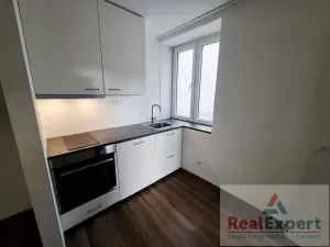 Pronájem bytu 1+1, Praha - Vinohrady, Máchova, 35 m2