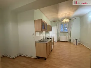 Pronájem bytu 1+1, Karlovy Vary, Kolmá, 52 m2