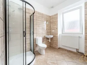 Prodej komerční nemovitosti, Studená, nám. Sv. J. Nepomuckého, 256 m2