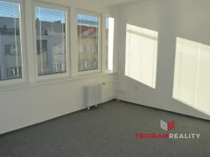 Pronájem kanceláře, Hradec Králové - Pražské Předměstí, Gočárova třída, 32 m2