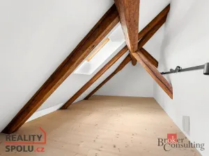 Pronájem atypického bytu, Jince, Slavíkova, 71 m2